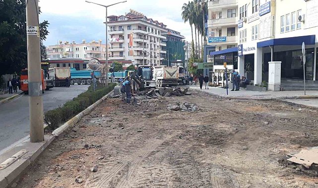 Alanya'da Başkent Kavşağı ile Yunus Emre Caddesi arası yenileniyor