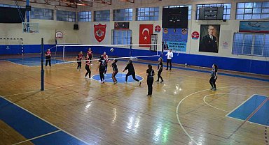 Alanya'da sağlıkçılar voleybol turnuvasında buluştu