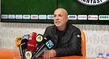 Alanyaspor Başkanı Çavuşoğlu'ndan Fenerbahçe maçındaki hakem kararlarına eleştiri