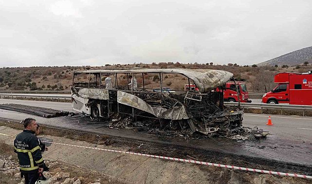 Alev alev yanan otobüsten geriye iskeleti kaldı: 2 kişi öldü, 5 kişi yaralandı