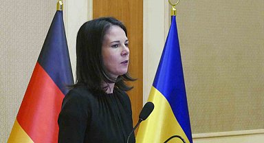 Almanya Dışişleri Bakanı Baerbock'un Ukrayna ziyaretine Rus İHA'sı engeli