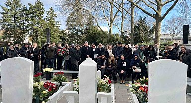 Almanya'daki ırkçı terör saldırısında hayatını kaybedenler Hanau'da anıldı