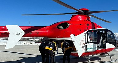 Ambulans helikopter hamile kadın için havalandı