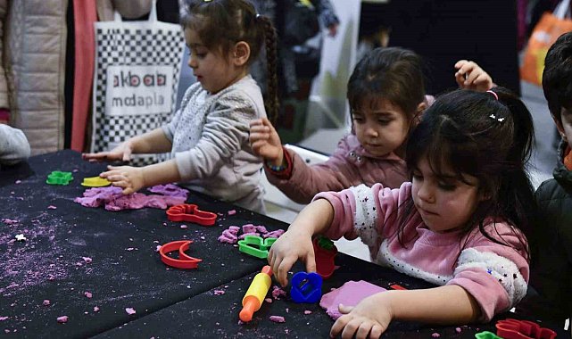 Ankara Büyükşehir Belediyesi geleneksel yarıyıl çocuk festivaline ev sahipliği yaptı