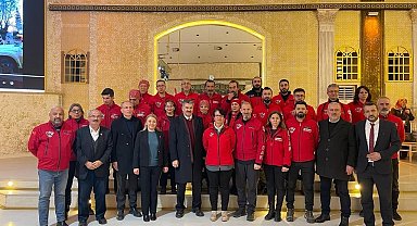 Anma programında depremde hayatını kaybeden vatandaşlara dua edildi