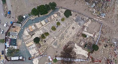 Antakya Ulu Cami'de enkaz kaldırıldı
