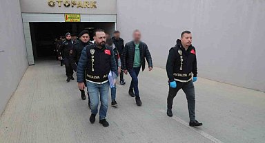 Antalya'da 92 aranan şahıs yakalandı