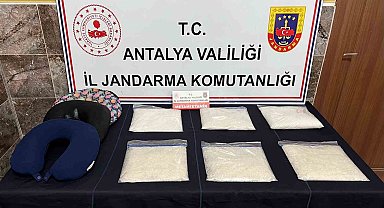 Antalya'da yolcu yastığına saklı 6 kilo uyuşturucu madde ele geçirildi
