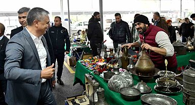 Antika meraklıları bu pazarda