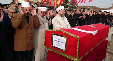 Araç kazasında şehit olan asker Kütahya'da toprağa verildi