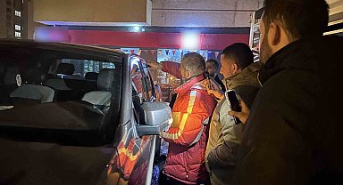 Araçta kilitli kalan çocuk çilingir yardımıyla kurtarıldı