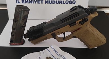Aranan şahıstan uyuşturucu madde çıktı