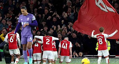 Arsenal evinde Liverpool'u 3-1 ile geçti