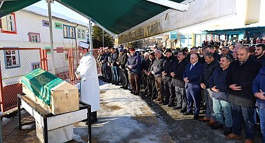 Artvin'de çığ altında kalarak hayatını kaybeden operatör son yolculuğuna uğurlandı