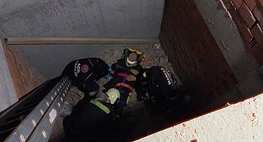 Asansör boşluğuna düşen şahıs yaralandı