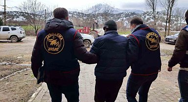 Av tüfeğiyle kızını öldürmek suçundan 9 yıldır aranan zanlı tutuklandı