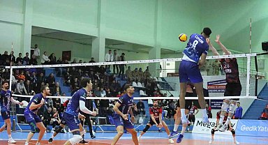 AXA Sigorta Efeler Ligi: Develi Belediyespor: 3- TÜRŞAD: 1
