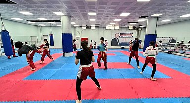 Aydın'da kick boks eğitimleri devam ediyor