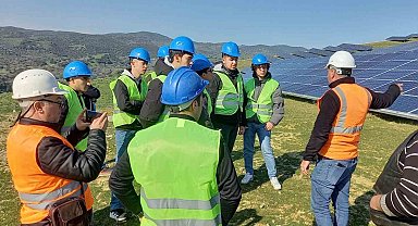 Aydın'da öğrenciler güneş enerji santralini gezdi