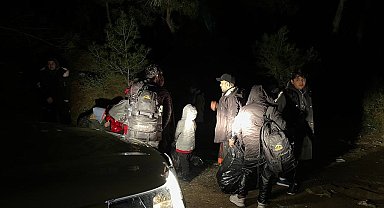Ayvalık'ta 15 düzensiz göçmen yakalandı