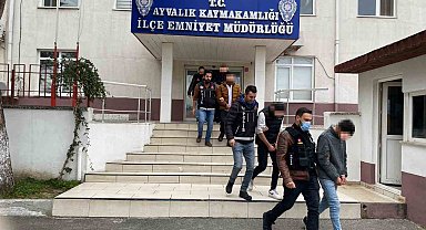 Ayvalık'ta polisten rekor operasyon: 7 bin 194 adet uyuşturucu hap ele geçirdi