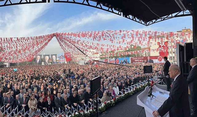 Bahçeli: "Özgür Bey ateşle oynuyor, Özgür'e sahip çıkın"