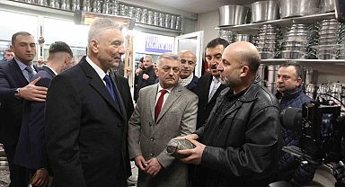 Bakan Bolat, Malatya'da geçici işyerlerindeki esnafları ziyaret etti