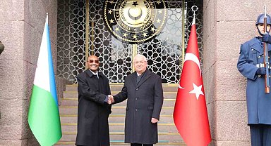 Bakan Güler, Cibutili mevkidaşı ile bir araya geldi