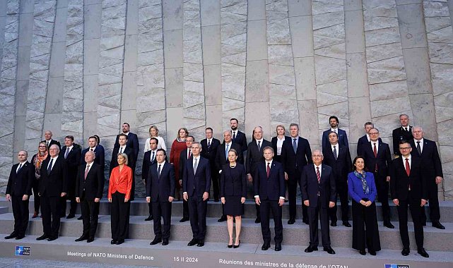 Bakan Güler, NATO Savunma Bakanları aile fotoğrafına katıldı