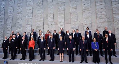 Bakan Güler, NATO Savunma Bakanları aile fotoğrafına katıldı