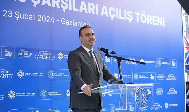 Bakan Kacır: "Deprem bölgesinde devletimizin tüm imkânlarını en üst düzeyde seferber ettik"