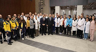 Bakan Koca, sağlık çalışanlarıyla bir araya geldi