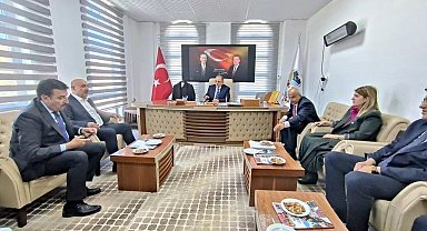 Bakan Özhaseki, Doğanşehir Belediyesi'ni ziyaret etti