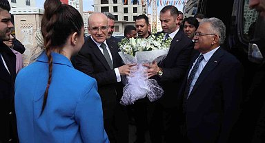 Bakan Şimşek ve Başkan Büyükkılıç iş insanları buluştu