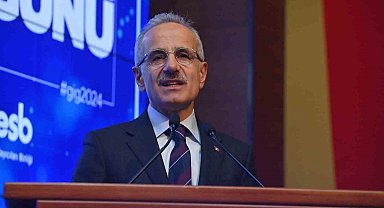 Bakan Uraloğlu: "Günlük internet kullanım süresi, dünyada 6 saat 40 dakika iken ülkemizde bu rakam 6 saat 50 dakika"