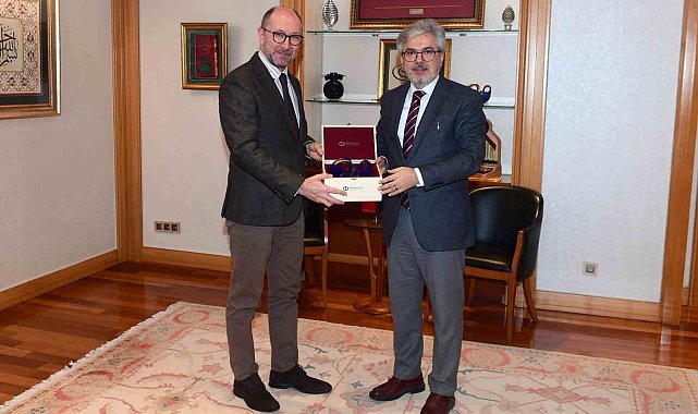 Bakan Yardımcısı Yelkenci'den Rektör Erdal'a ziyaret