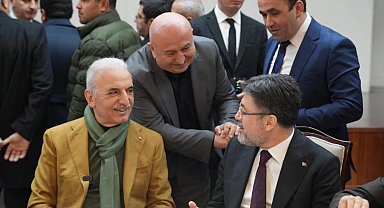 Bakan Yumaklı: "Altılı masalar, yedili masalar kapalı kapılar altındaki pazarlıklar yerle yeksan oldu"