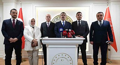 Bakan Yusuf Tekin vatandaşlara seslendi: "Hep beraber taşın altına elimizi koyalım"