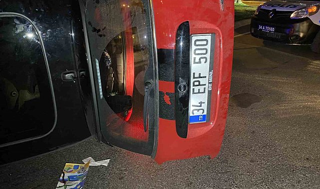 Bakırköy'de refüje çarpan aracın sürücüsü yaralandı