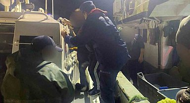 Balıkçı teknesinde rahatsızlanan vatandaşa Sahil Güvenlik'ten tıbbi tahliye