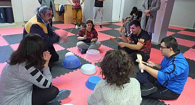 Balıkesir'de engelli gençler spor yaparak eğleniyor