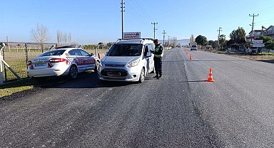 Balıkesir'de jandarma aranan 61 şahsı yakaladı
