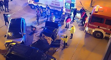 Bandırma'da trafik kazası kameralara yansıdı
