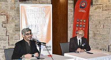 Barış Pehlivan Kuşadası'nda okurlarıyla buluştu