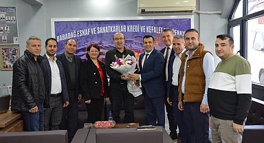 Başkan Atlı esnaflarla yeni hizmet binasında bir araya geldi