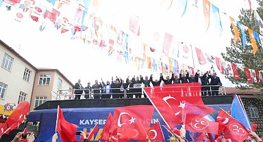 Başkan Büyükkılıç, Sarıoğlan'dan seslendi: "Daha güçlü bir şekilde hizmet edeceğiz"