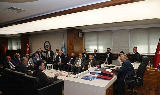Başkan Büyükkılıç, teknik ekibiyle "Kartal Kavşağı" Projesini masaya yatırdı