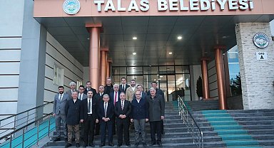 Başkan Büyükkılıç'tan Talas Belediyesi'ne ziyaret