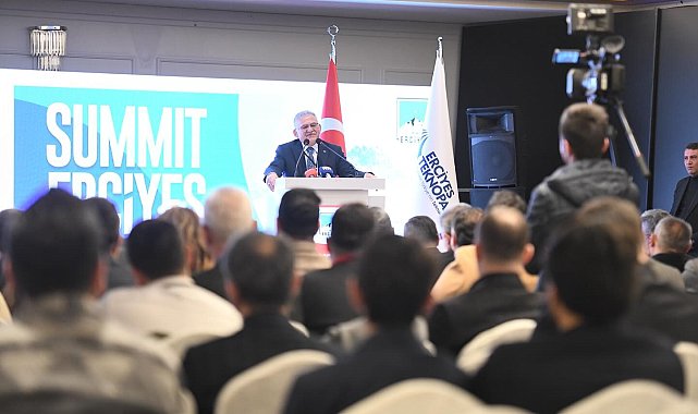 Başkan Büyükkılıç'tan zirvede 'bilişim' vurgusu