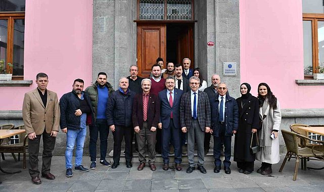 Başkan Genç, Trabzon Sanatevi'ni ziyaret etti, iki sanat merkezi yapacaklarının müjdesini verdi